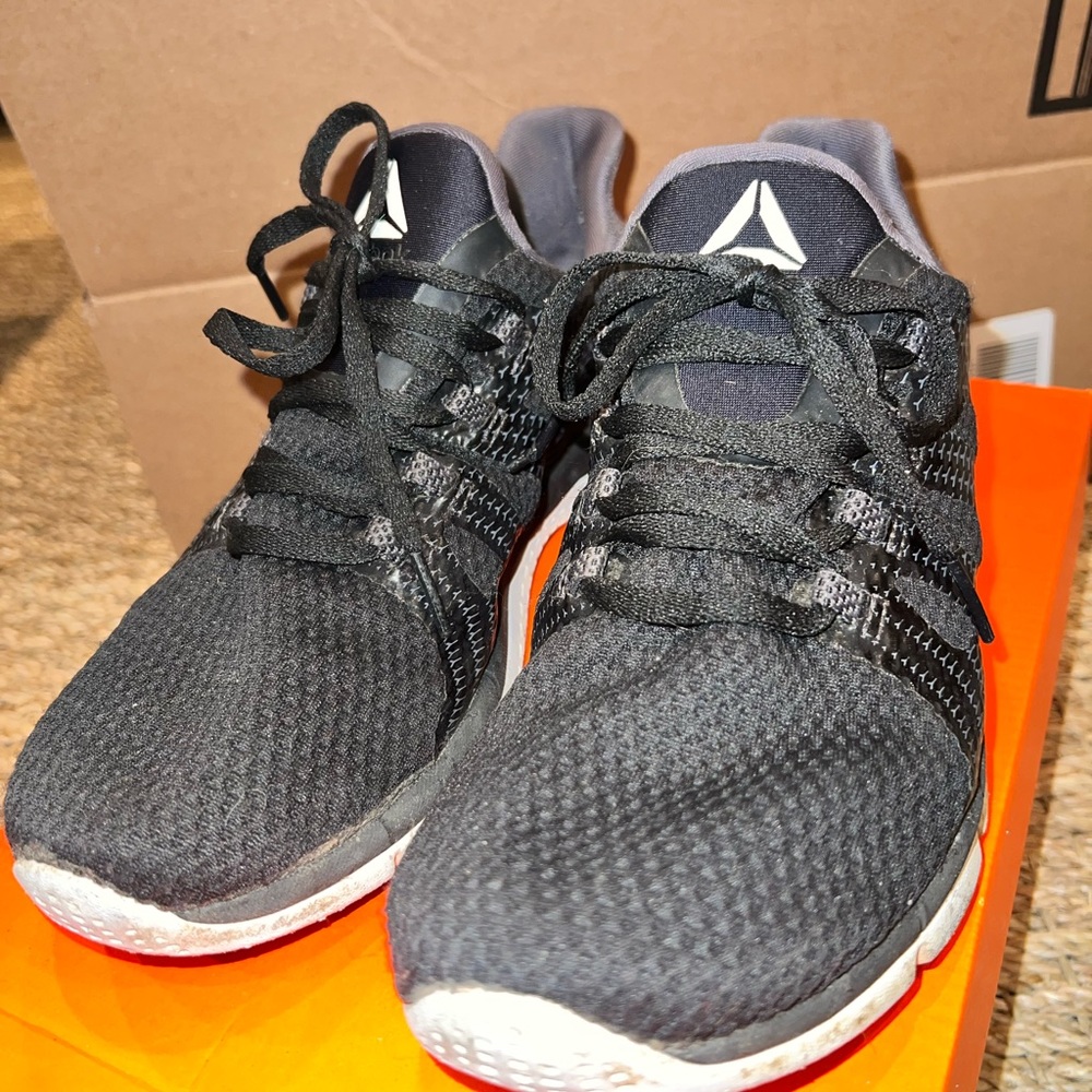 Reebok Size 7.5 Sneakers